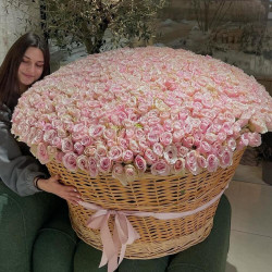 1001 розовая роза в корзине «Чудо»
