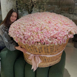 1001 розовая роза в корзине «Чудо»